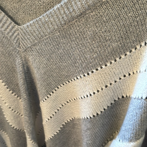 Women’s gray and white fall sweater. New - Picture 4 of 8